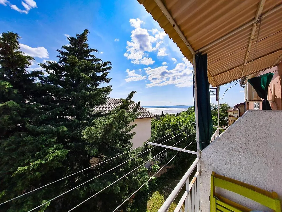 Apartment Roses Novi Vinodolski