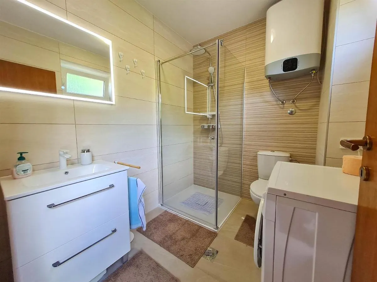 Apartment Roses Novi Vinodolski 0*,  Croatia