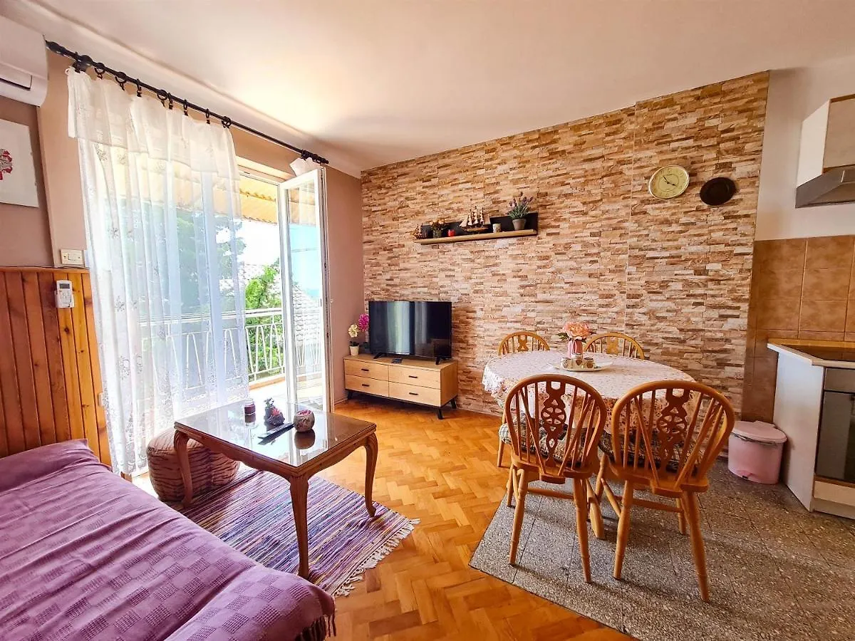 Apartment Roses Novi Vinodolski Chorwacja