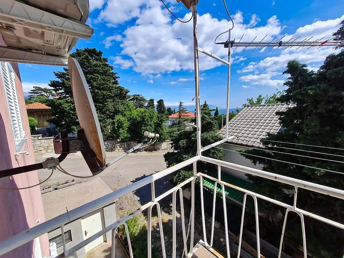 Apartment Roses Novi Vinodolski
