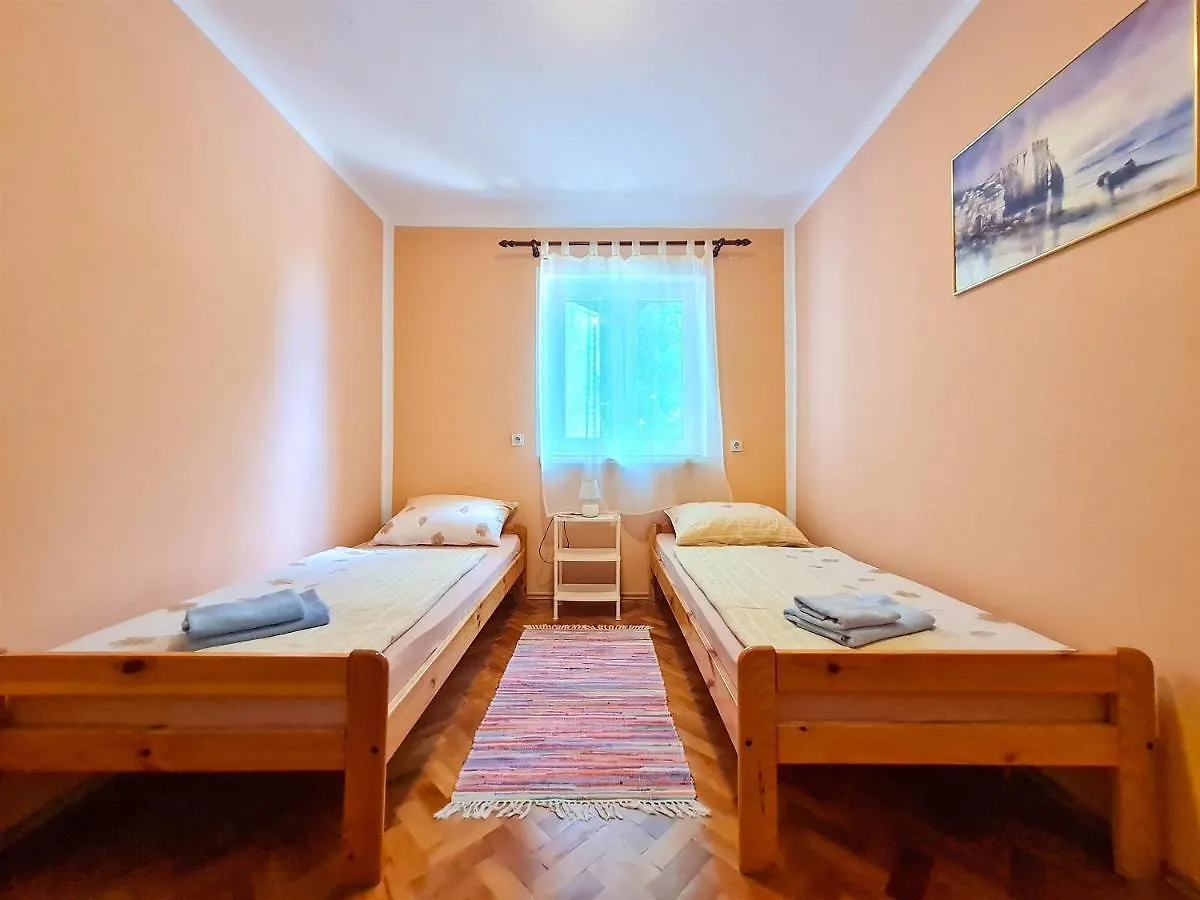 Apartment Roses Novi Vinodolski